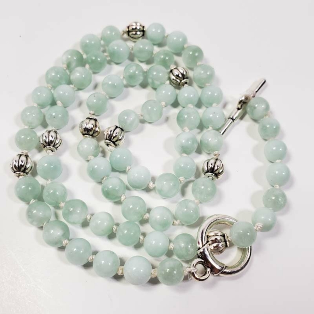 Green Moonstone Hand-Knotted Necklace - Picture 3 of 10